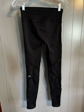 Alo yoga black see through design black fitted leggings
